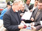 Robert Englund signing proof