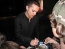 Thomas Dekker signing proof