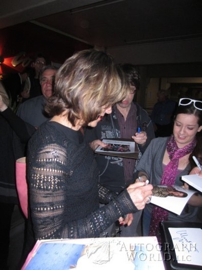 Wendie Malick autograph